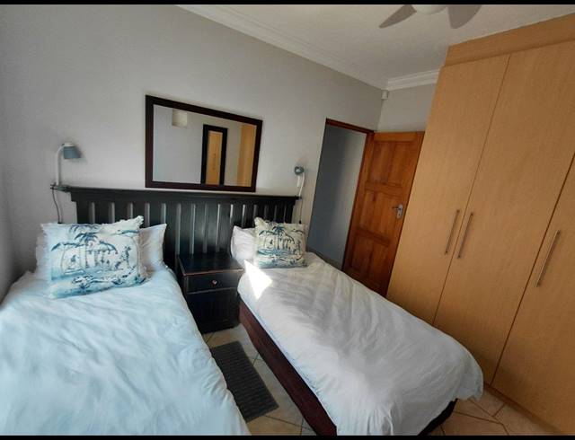 2 BEDROOM APARTMENT FOR SALE IN JEFFREYS BAY CENTRAL